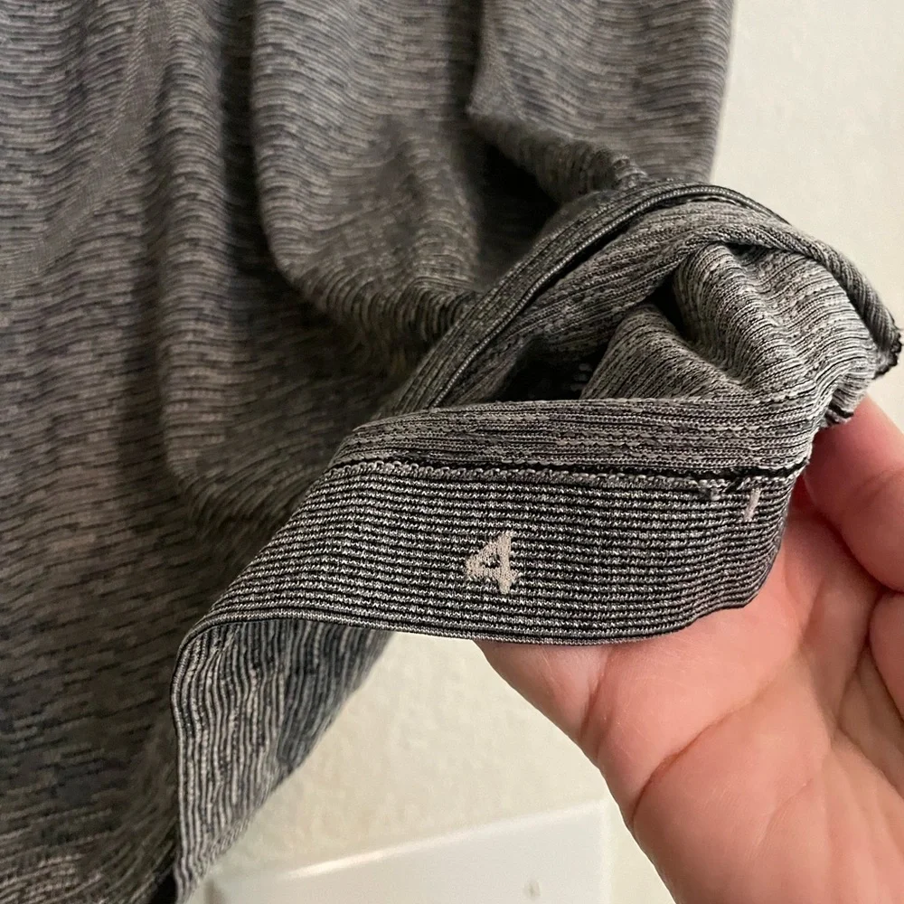 Lululemon Athletica Gray Short Sleeve Swiftly size 4